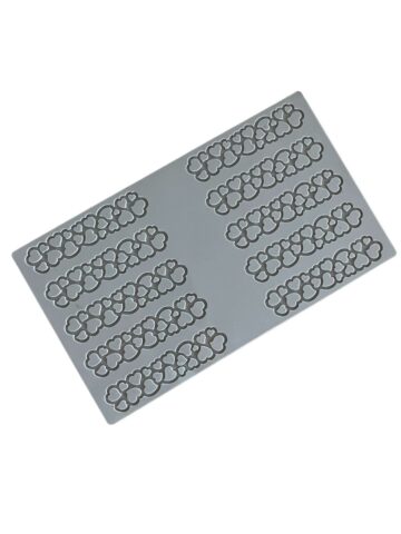 Silicone heart mould for decorating eclairs - Image 2